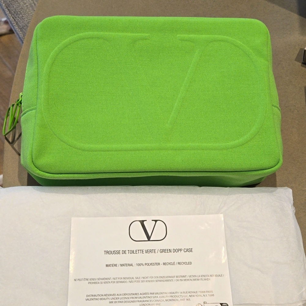 New never used Valentino bag pouch clutch 9x6 in vibrant spring color VLogo bag